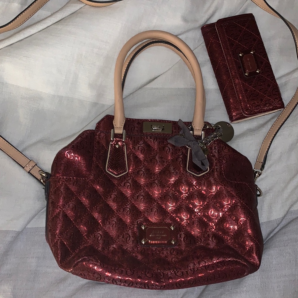 Guess purse and matching wallet